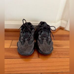 Yeezy 500 sneakers